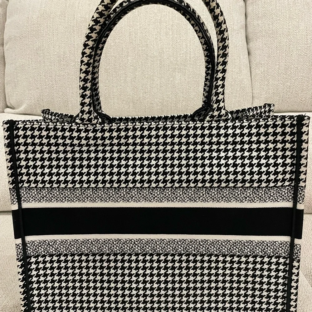 Dior small book tote - Picture 4 of 11